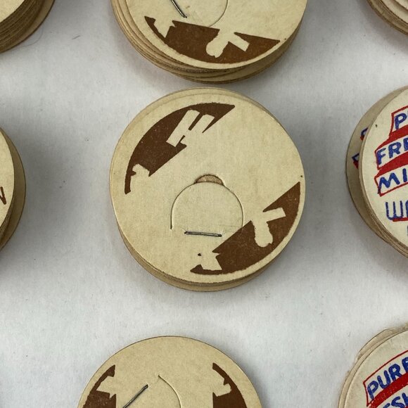 Vintage Mixed Lot Of Over 100 Milk Caps With Pure Fresh Milk Advertisement - Picture 3 of 8